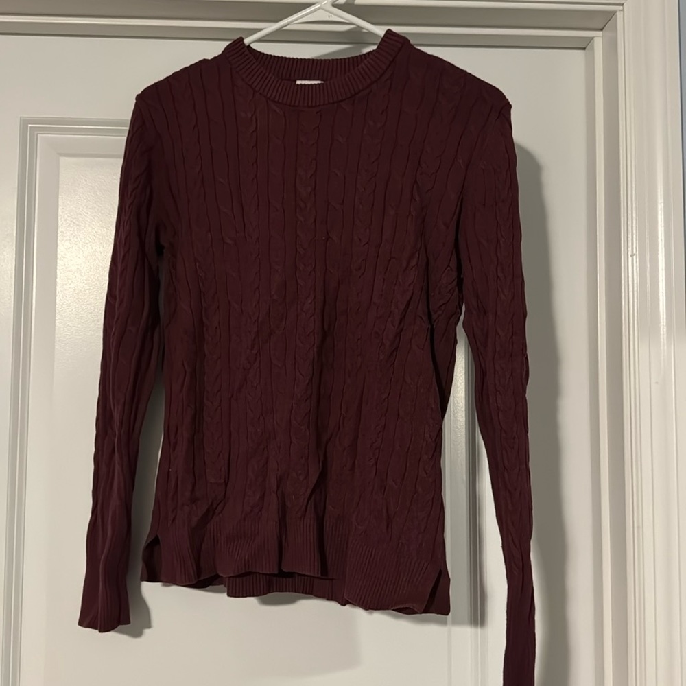 Maroon sweater